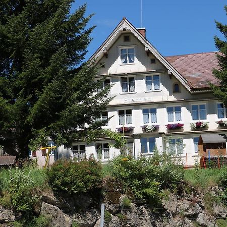 Schlafen Im Sternen Ennetbuehl Bed & Breakfast Nesslau Екстериор снимка