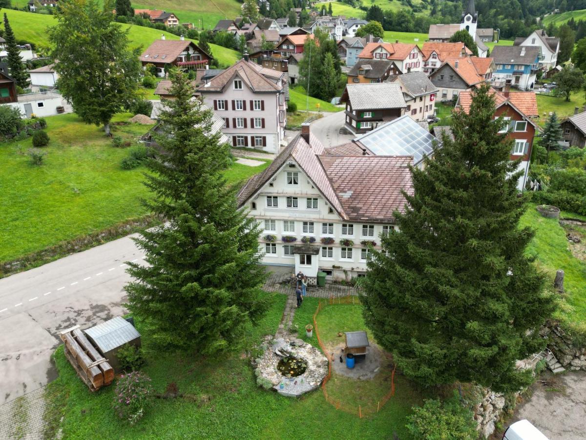 Schlafen Im Sternen Ennetbuehl Bed & Breakfast Nesslau Екстериор снимка